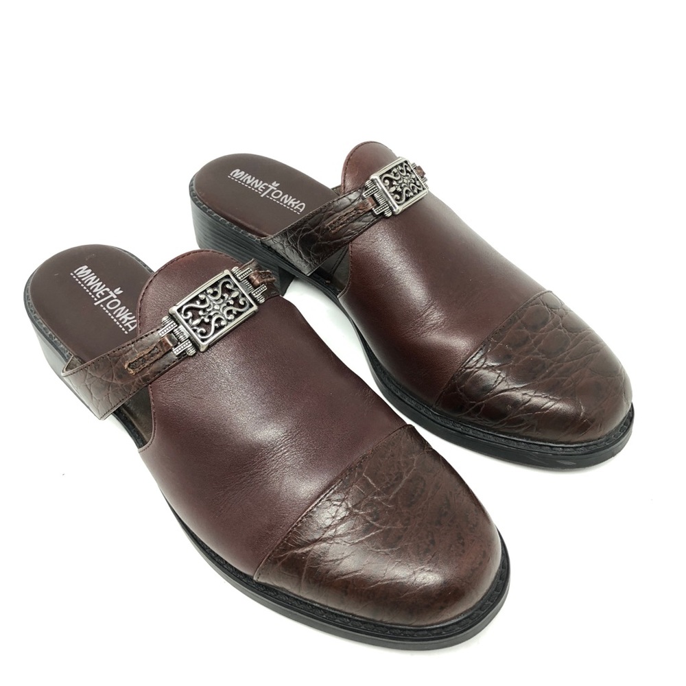 MINNETONKA 6052 Brown Leather Mules